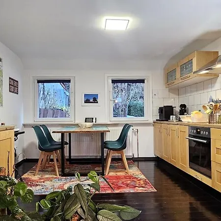 Stadt-ferienwohnung Mit 55 M² Fuer 2 Erw. Personen Und Kind Bis 3 Jahren Апартаменты *