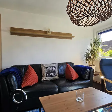 Stadt-ferienwohnung Mit 55 M² Fuer 2 Erw. Personen Und Kind Bis 3 Jahren Apartment
