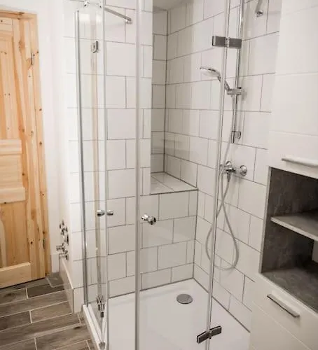 Stadt-ferienwohnung Mit 55 M² Fuer 2 Erw. Personen Und Kind Bis 3 Jahren Apartment