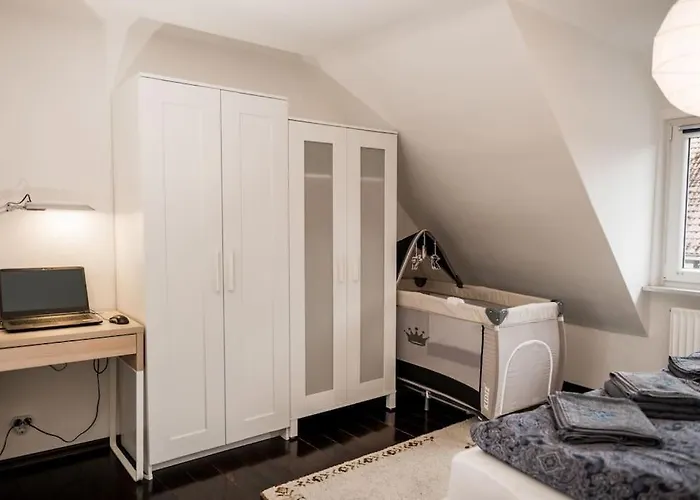 Apartment Stadt-ferienwohnung Mit 55 M² Fuer 2 Erw. Personen Und Kind Bis 3 Jahren *